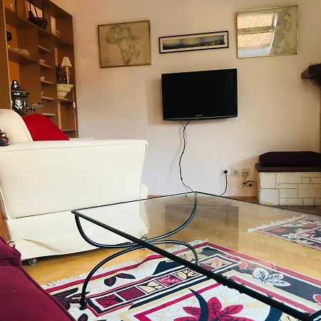 Apartman Simple Apartment Sarajevo Bagian luar foto